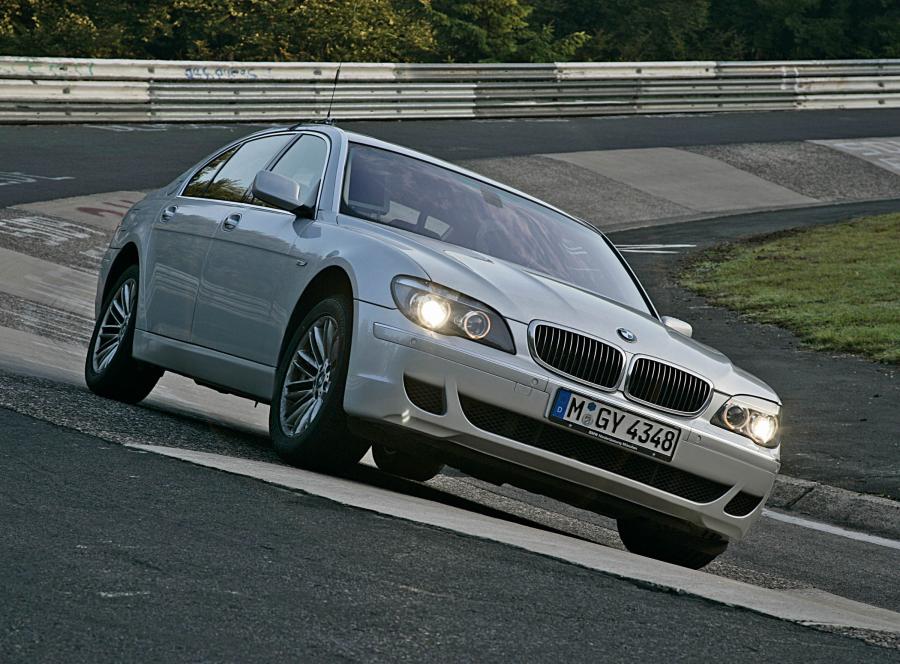  BMW Hydrogen 7 2006 года  (фото 1 из 73)